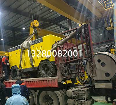 大直徑反井鉆機設備運輸現場